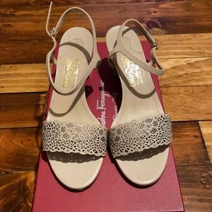 FERRAGAMO GALLES LASER CUT LEATHER SANDAL IN BEIGE (LIKE NEW)